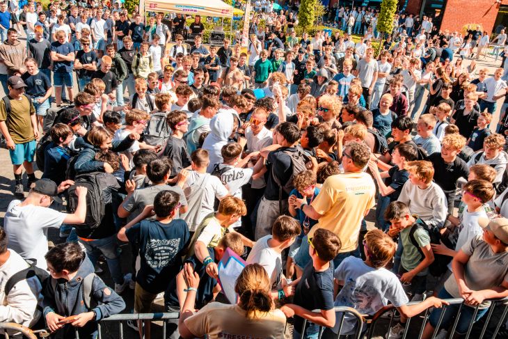 Moshpit Madness: FabioW Gaat los in de VITO-Moshpit!