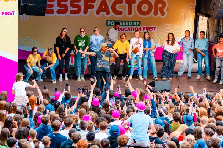 Bizzey laat leerkrachten letterlijk zakken