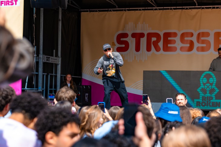 Lil Kleine knalt zijn laatste set op Stressfactor – Ninove ging los