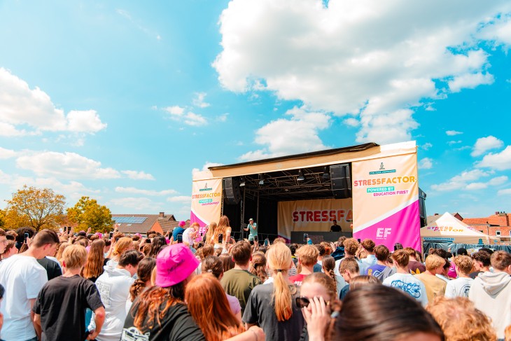 Zonnige Vibes: Stanne en Hans Glock schitteren op hun eerste Stressfactor in Arendonk