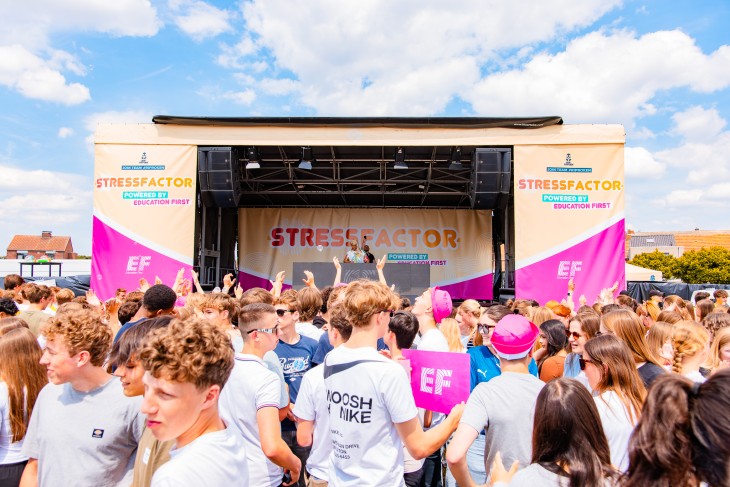 Zonnige Vibes: Stanne en Hans Glock schitteren op hun eerste Stressfactor in Arendonk